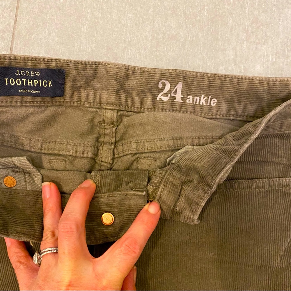 J Crew toothpick petite 24 corduroys in moss - hemmed